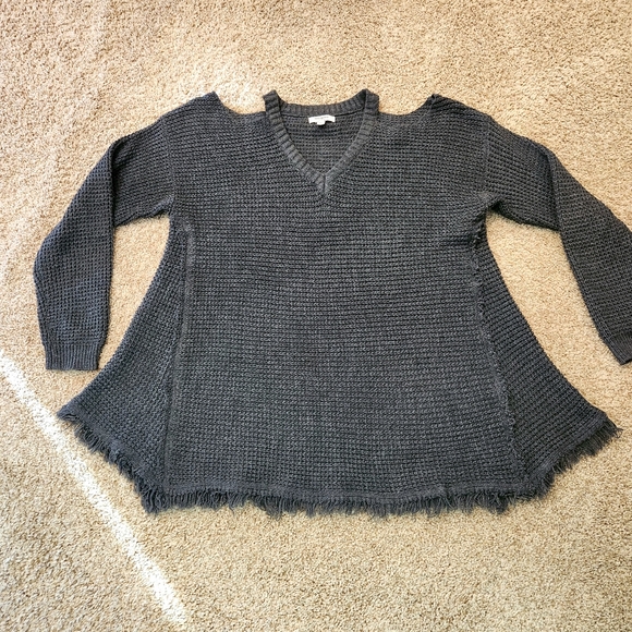 Umgee cold shoulder sweater Size L Color Gray - Picture 9 of 11